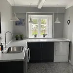 300m2 Entire House With 3 Bedrooms