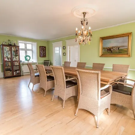 300m2 Entire House With 3 Bedrooms Tistrup